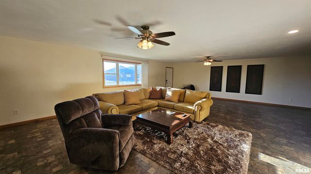 1205 S MAIN Street, Lewistown, IL 61542