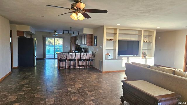 1205 S MAIN Street, Lewistown, IL 61542