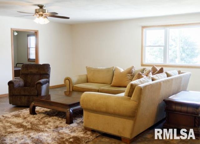 1205 S MAIN Street, Lewistown, IL 61542