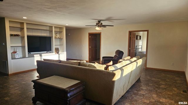 1205 S MAIN Street, Lewistown, IL 61542