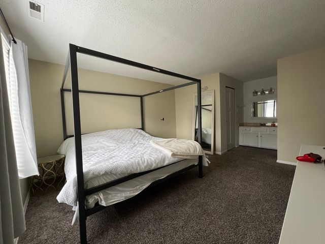 8246 Holly Court D, Palos Hills, IL 60465