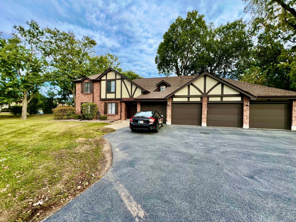 8246 Holly Court D, Palos Hills, IL 60465