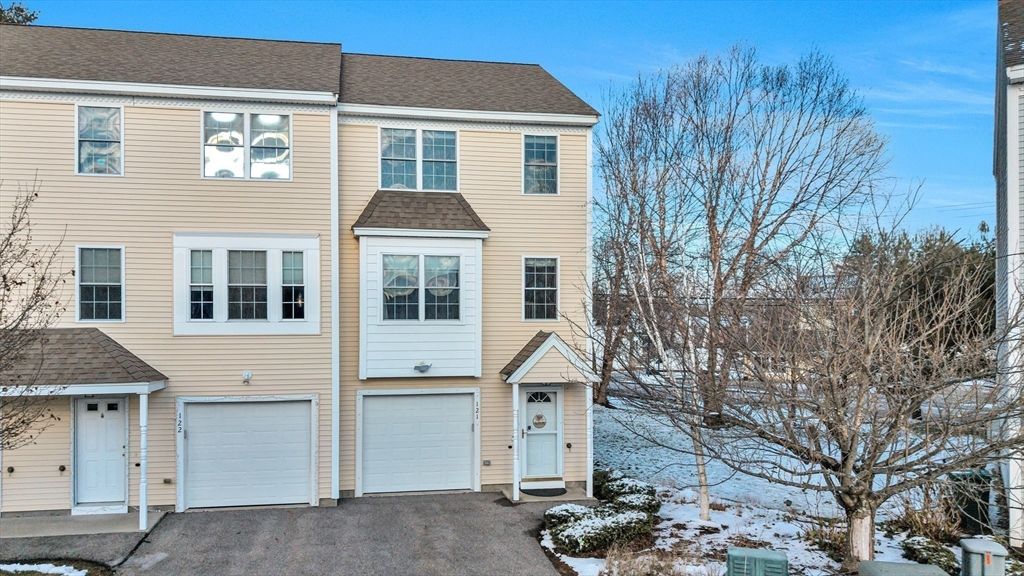 41 Boston Rd 121, Billerica, MA 01862