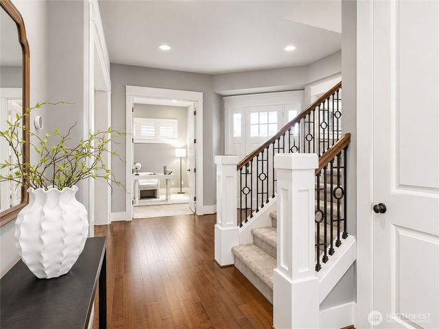 3232 112th Avenue SE, Bellevue, WA 98004