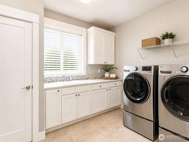 3232 112th Avenue SE, Bellevue, WA 98004