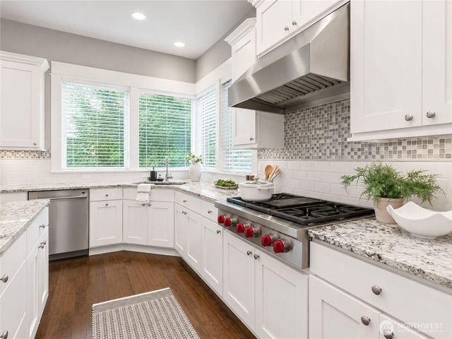 3232 112th Avenue SE, Bellevue, WA 98004