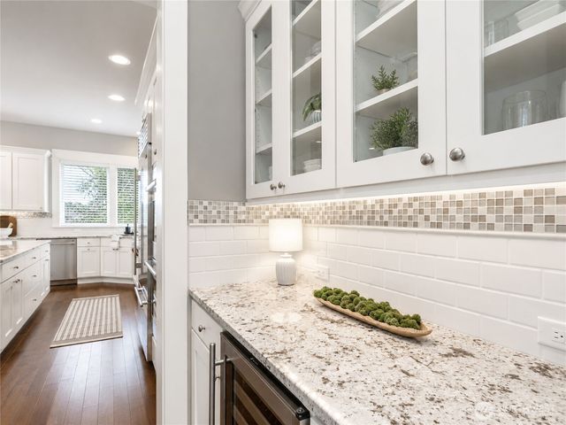 3232 112th Avenue SE, Bellevue, WA 98004