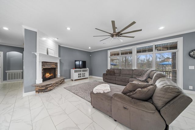 16 Stonegate Shores Drive, Hot Springs, AR 71913