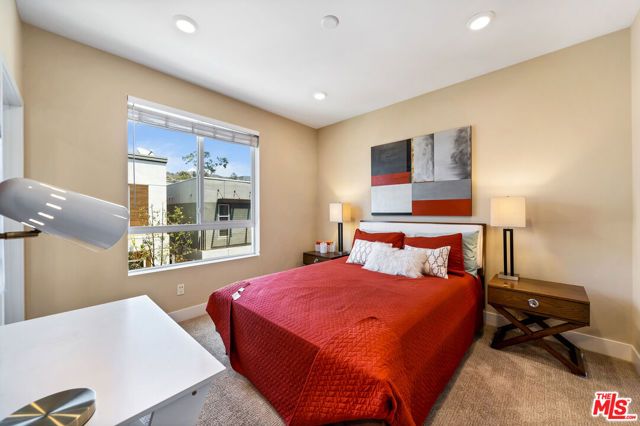 6746 W Gill Way, Los Angeles, CA 90068