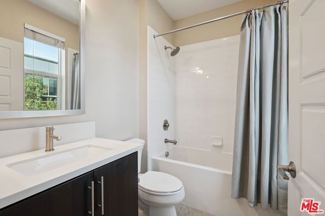 6746 W Gill Way, Los Angeles, CA 90068