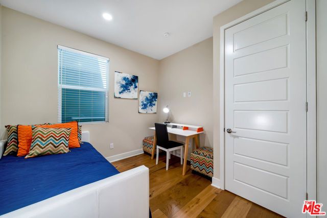 6746 W Gill Way, Los Angeles, CA 90068