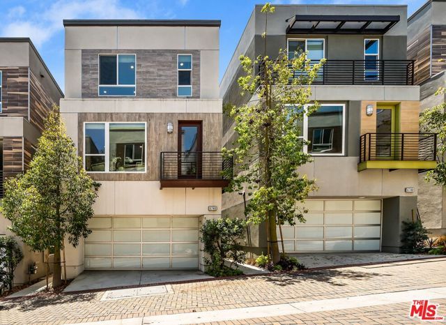 6746 W Gill Way, Los Angeles, CA 90068