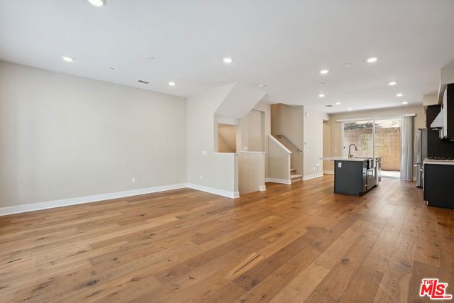 6746 W Gill Way, Los Angeles, CA 90068