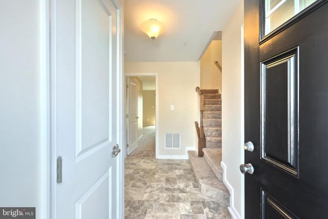 421 CHARLES, Hanover, PA 17331