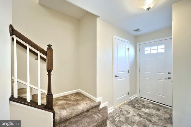 421 CHARLES, Hanover, PA 17331