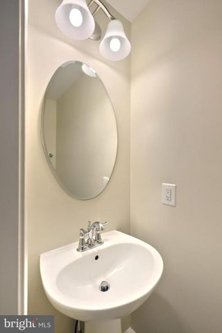 421 CHARLES, Hanover, PA 17331