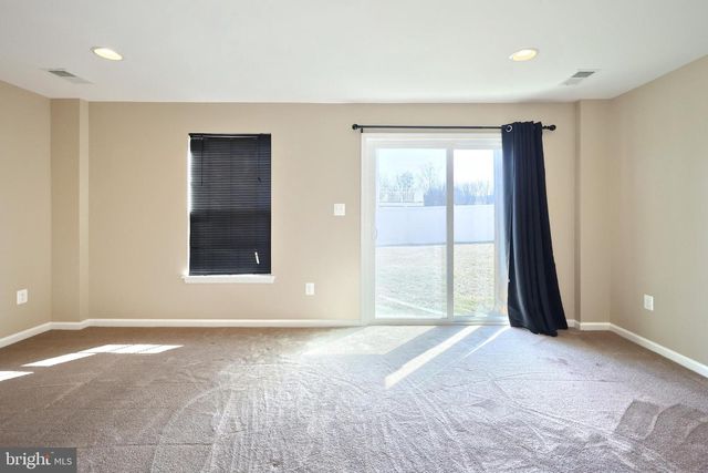 421 CHARLES, Hanover, PA 17331