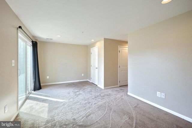 421 CHARLES, Hanover, PA 17331