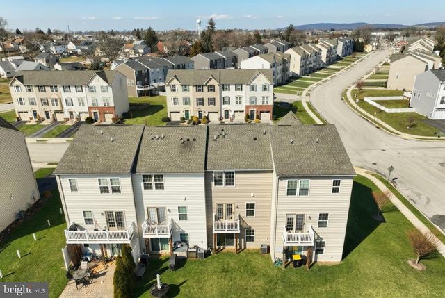 421 CHARLES, Hanover, PA 17331