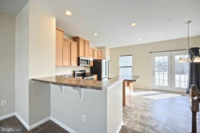 421 CHARLES, Hanover, PA 17331