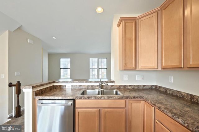 421 CHARLES, Hanover, PA 17331