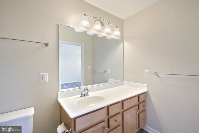 421 CHARLES, Hanover, PA 17331