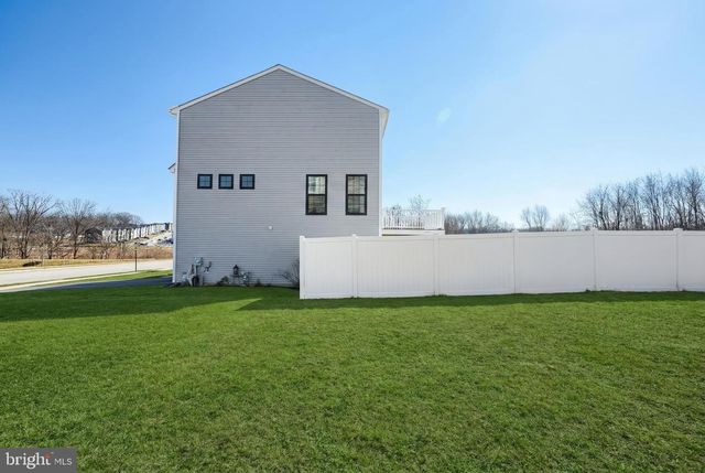 421 CHARLES, Hanover, PA 17331