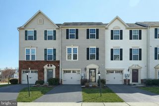 421 CHARLES, Hanover, PA 17331
