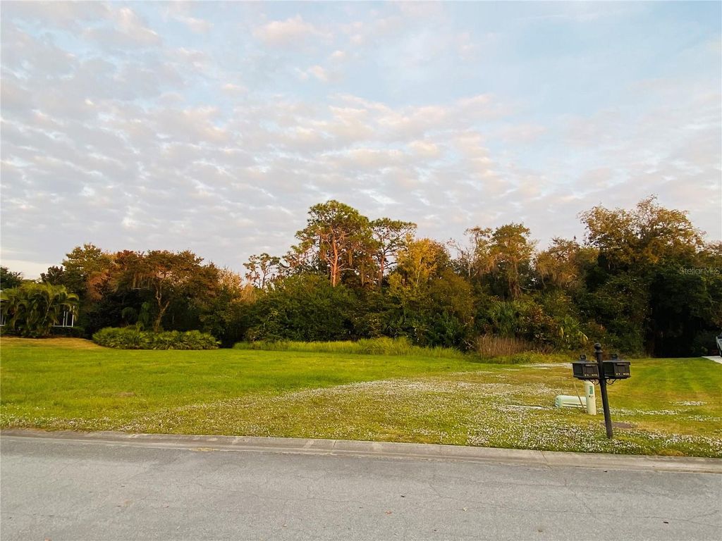 Image 5 of property listing at 617 130TH COURT NE, Bradenton, FL 34212