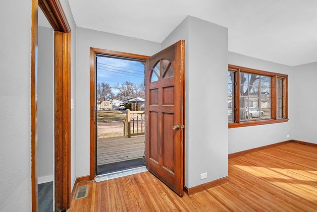 537 Saint George Street, Ottawa, IL 61350