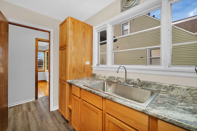 537 Saint George Street, Ottawa, IL 61350