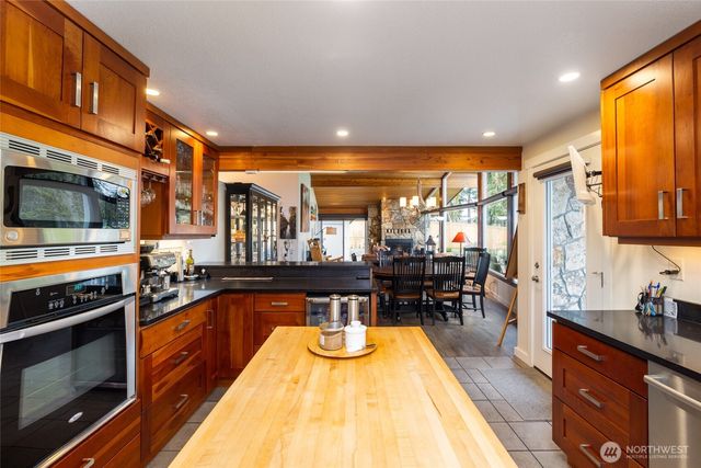 16505 Country Club Drive, Burlington, WA 98233