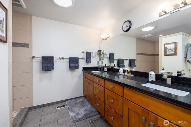 16505 Country Club Drive, Burlington, WA 98233