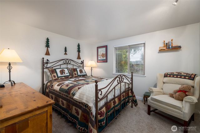 16505 Country Club Drive, Burlington, WA 98233