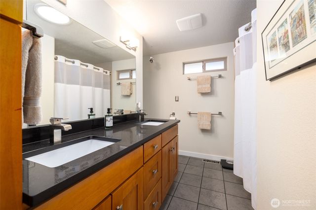 16505 Country Club Drive, Burlington, WA 98233