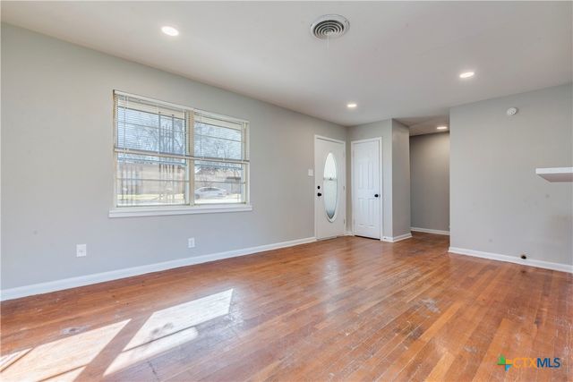 704 S 3rd Street, Copperas Cove, TX 76522