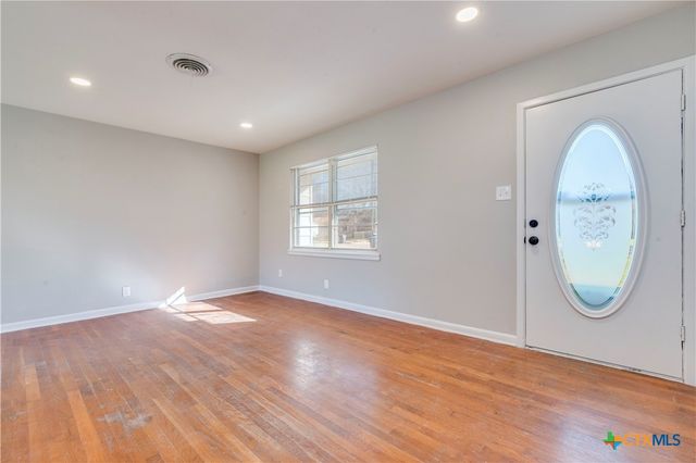 704 S 3rd Street, Copperas Cove, TX 76522