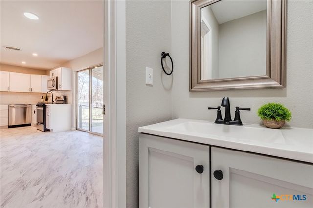 704 S 3rd Street, Copperas Cove, TX 76522