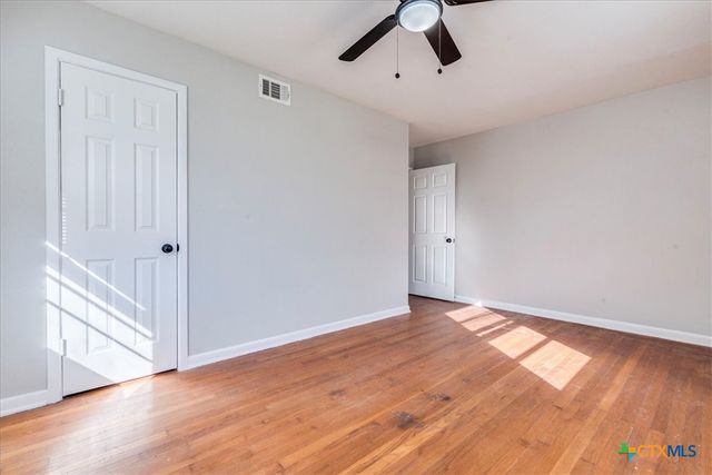 704 S 3rd Street, Copperas Cove, TX 76522