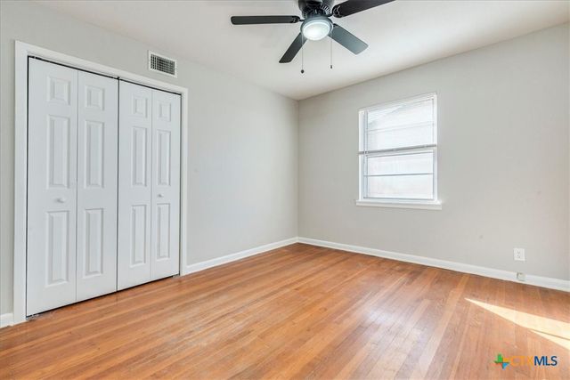 704 S 3rd Street, Copperas Cove, TX 76522