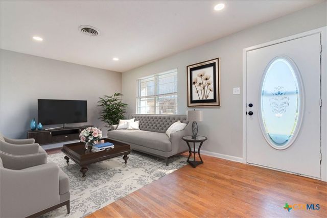 704 S 3rd Street, Copperas Cove, TX 76522