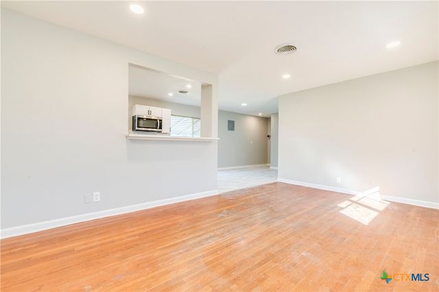 704 S 3rd Street, Copperas Cove, TX 76522