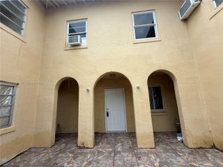 1422 NW 26th Ave top, Miami, FL 33125