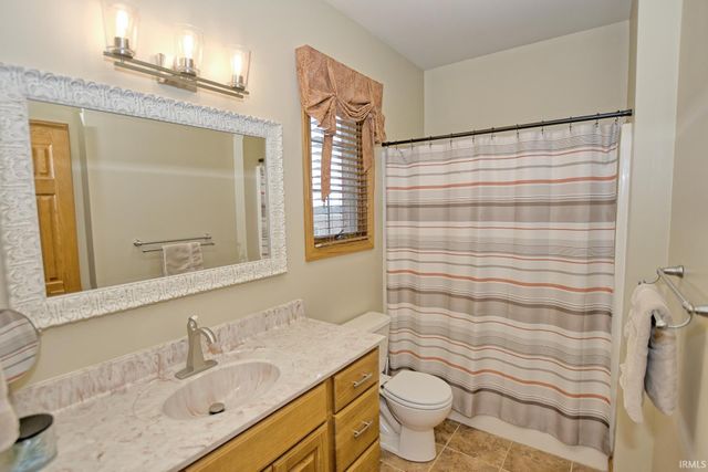 8911 Blackstone Drive, Newburgh, IN 47630