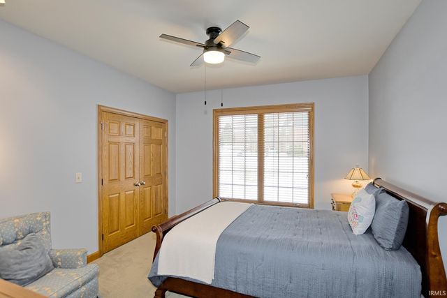 8911 Blackstone Drive, Newburgh, IN 47630