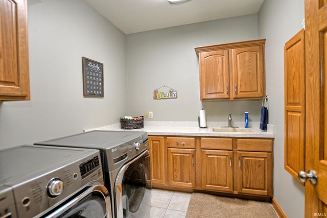 8911 Blackstone Drive, Newburgh, IN 47630