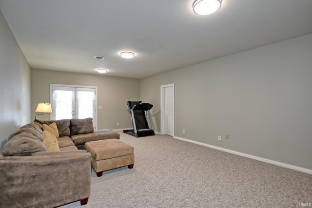 8911 Blackstone Drive, Newburgh, IN 47630