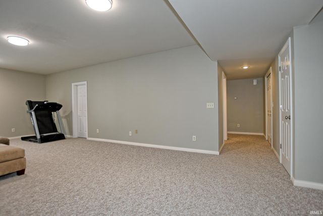 8911 Blackstone Drive, Newburgh, IN 47630