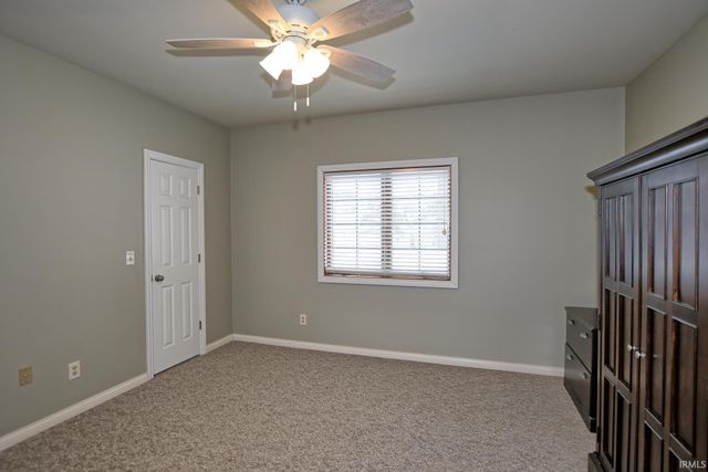 8911 Blackstone Drive, Newburgh, IN 47630