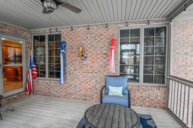 8911 Blackstone Drive, Newburgh, IN 47630